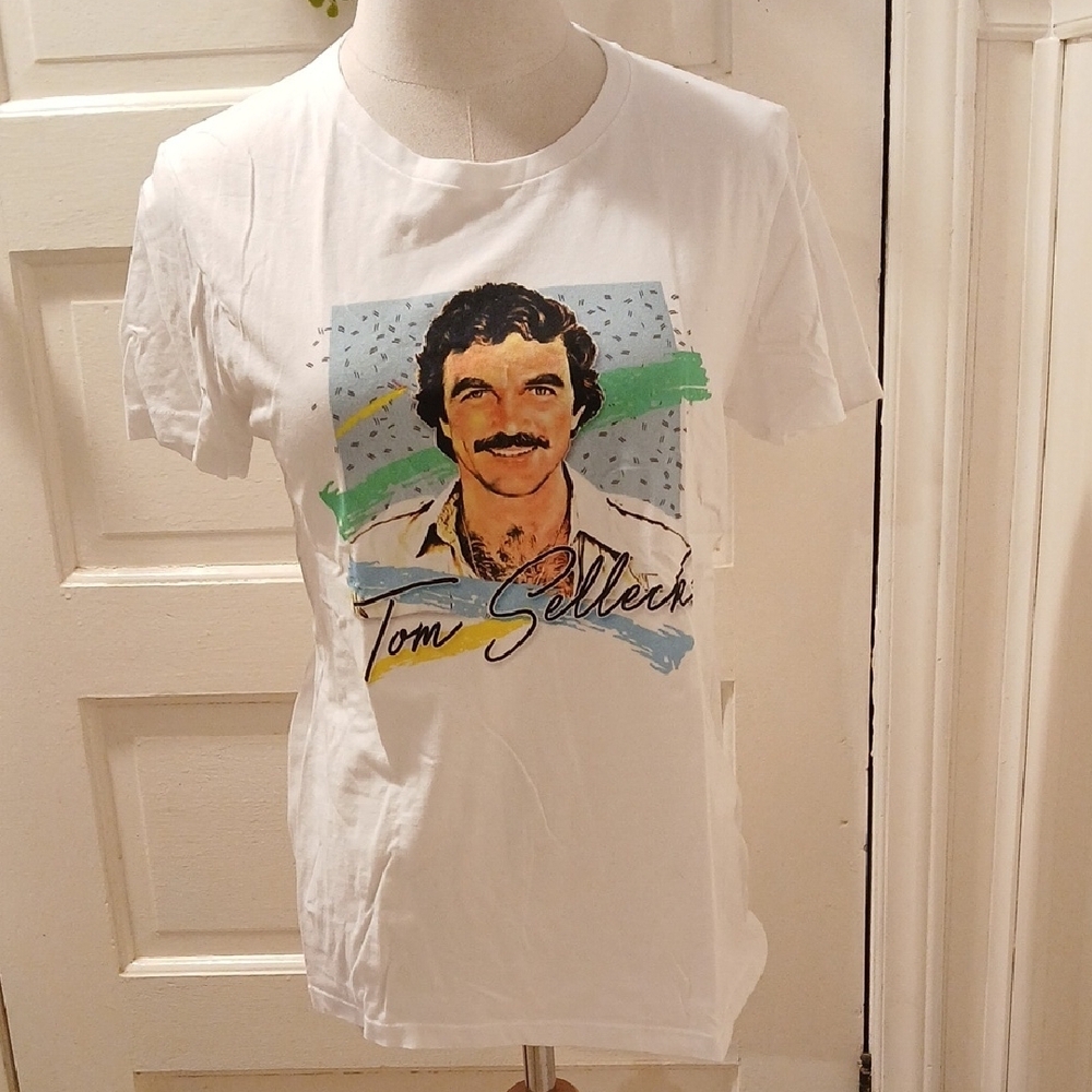 Next Level Apparel White Short Sleeve Tee